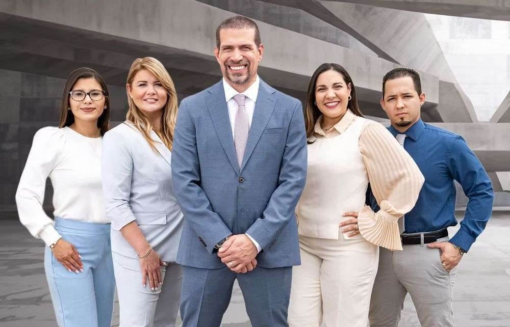 Logo de T8 Immigration Law - Jorge Rivera, abogados de inmigración en Tampa